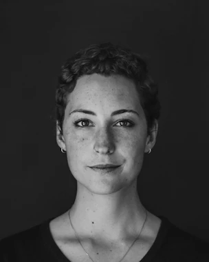 Ines Castell, in black and white